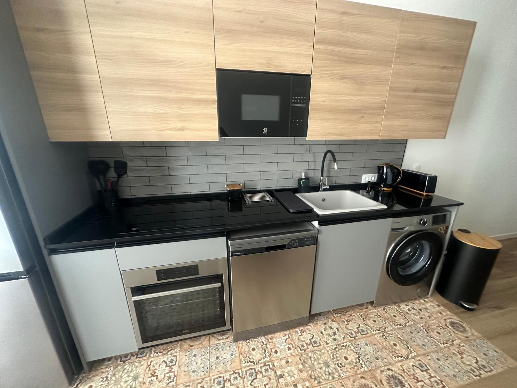 Portobeach Valencia Suites Екстериор снимка